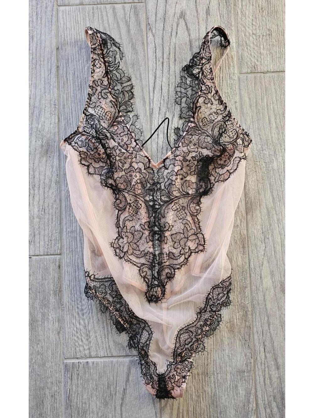 New Women's Victoria's Secret Lingerie Thong Black Lace Bodysuit Size Medium
